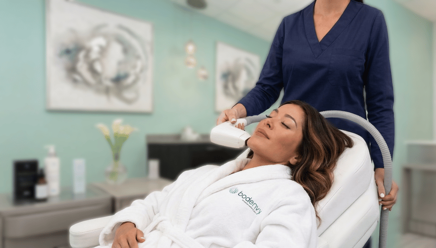 Bodenvy clinician performing non-invasive 5-Step Renewal skin tightening treatment on a relaxed client